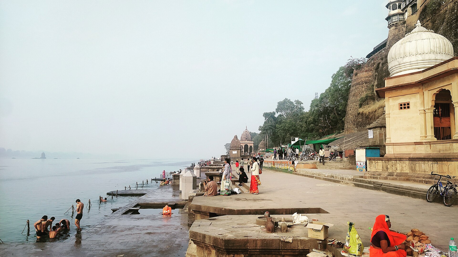 The historic Maheshwar ghats meeting the Narmada River